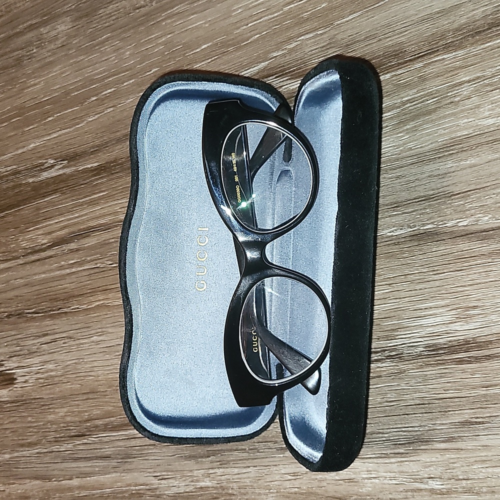 Gucci Glossy Black Cat-Eye Glasses
